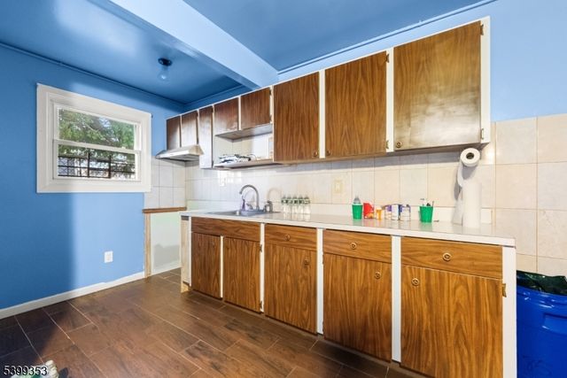 109 Dixon Ave, Paterson City, NJ 07501