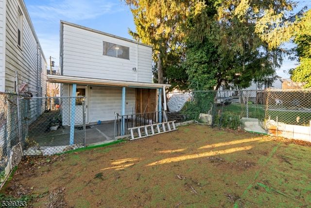 109 Dixon Ave, Paterson City, NJ 07501