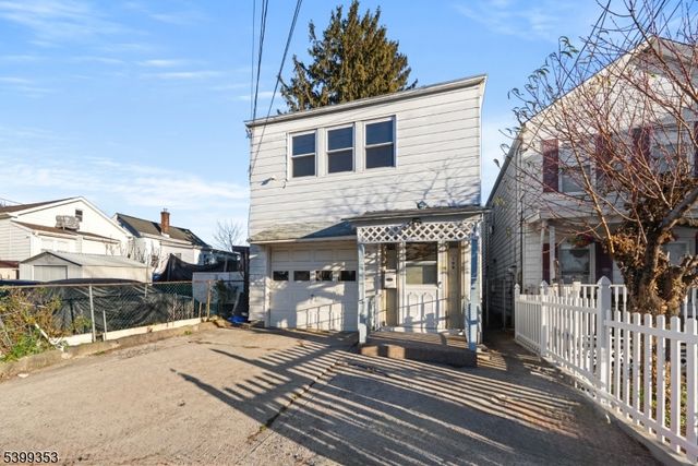 109 Dixon Ave, Paterson City, NJ 07501