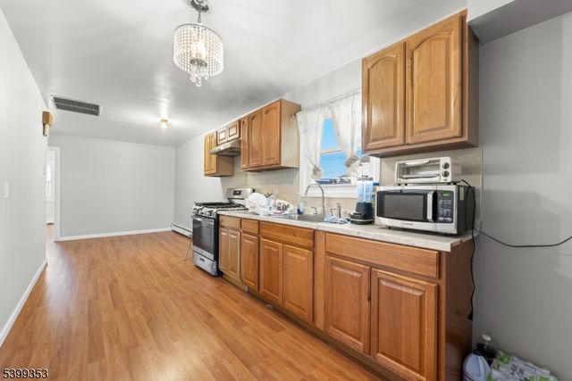 109 Dixon Ave, Paterson City, NJ 07501