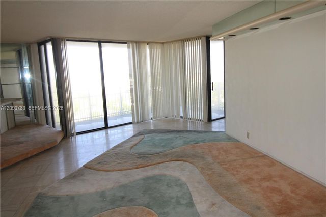 1000 Quayside Terrace 1807, Miami, FL 33138