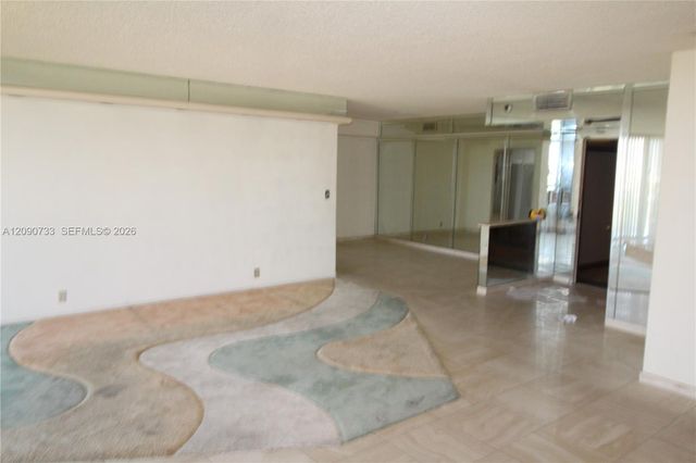 1000 Quayside Terrace 1807, Miami, FL 33138