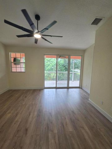 6472 Azura Lake Road, Lake Worth, FL 33463