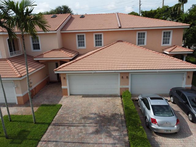 6472 Azura Lake Road, Lake Worth, FL 33463