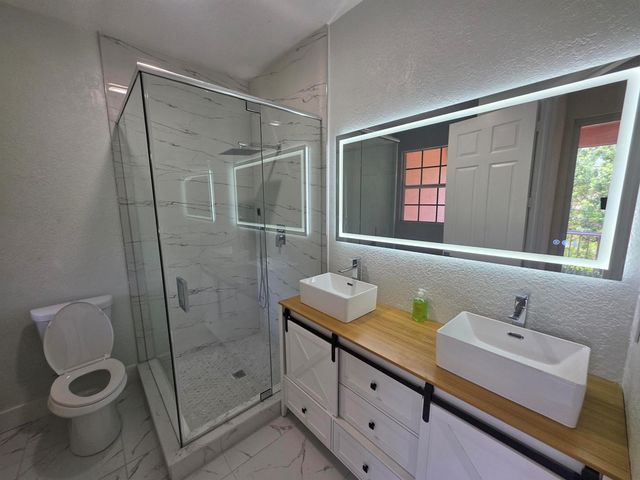 6472 Azura Lake Road, Lake Worth, FL 33463