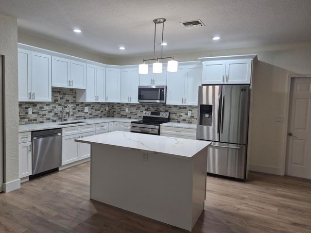 6472 Azura Lake Road, Lake Worth, FL 33463