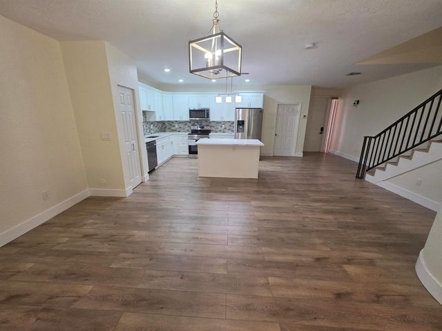 6472 Azura Lake Road, Lake Worth, FL 33463
