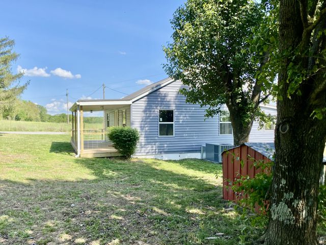 2471 Smartt Station Rd, Morrison, TN 37357