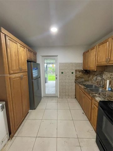 13845 NW 6th Avenue, North Miami, FL 33168