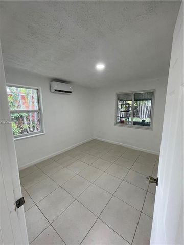 13845 NW 6th Avenue, North Miami, FL 33168