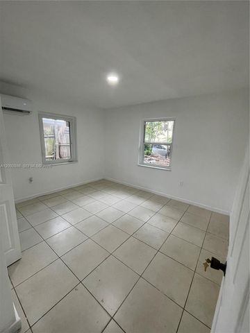 13845 NW 6th Avenue, North Miami, FL 33168