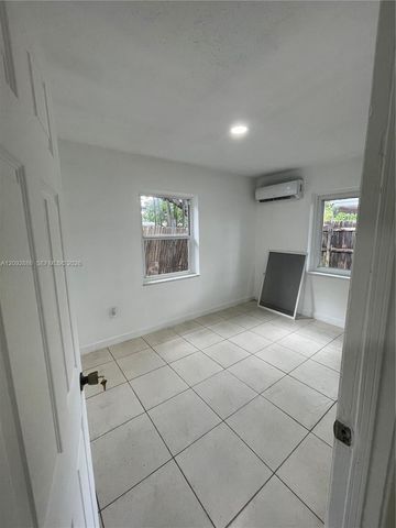 13845 NW 6th Avenue, North Miami, FL 33168