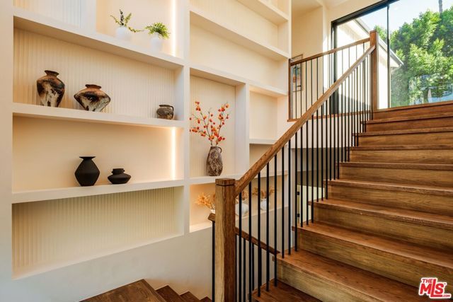 18100 Karen Drive, Los Angeles, CA 91356