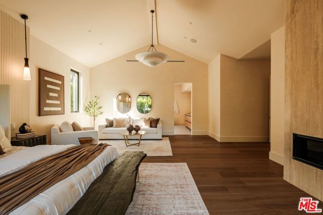 18100 Karen Drive, Los Angeles, CA 91356