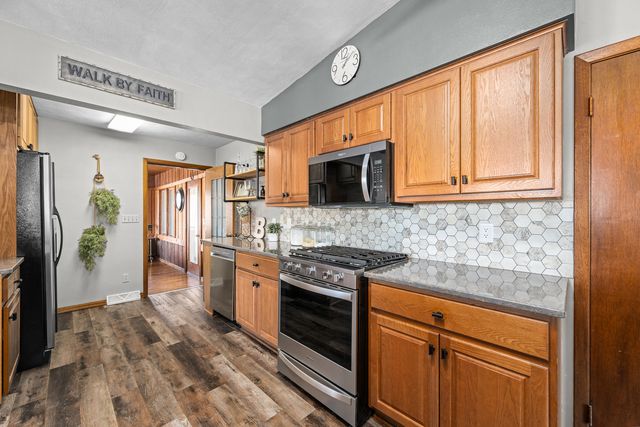 1102 S High Street, Port Byron, IL 61275