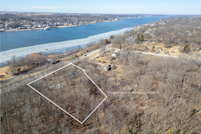 1102 S High Street, Port Byron, IL 61275