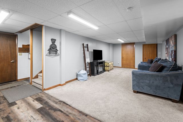 1102 S High Street, Port Byron, IL 61275