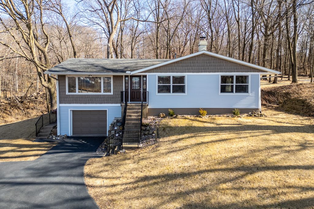 1102 S High Street, Port Byron, IL 61275