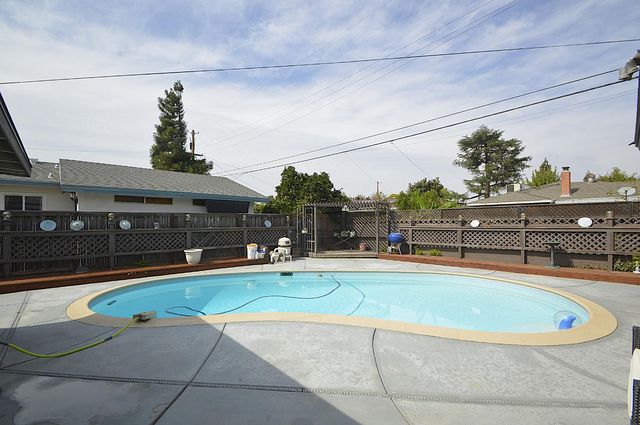 1708 W Andrews Avenue, Fresno, CA 93705