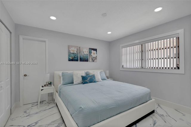 895 W 39th Pl 1, Hialeah, FL 33012