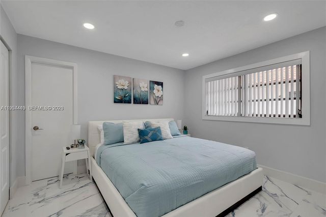 895 W 39th Pl 1, Hialeah, FL 33012