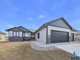 600 S Quartzite Ave Avenue, Tea, SD 57064