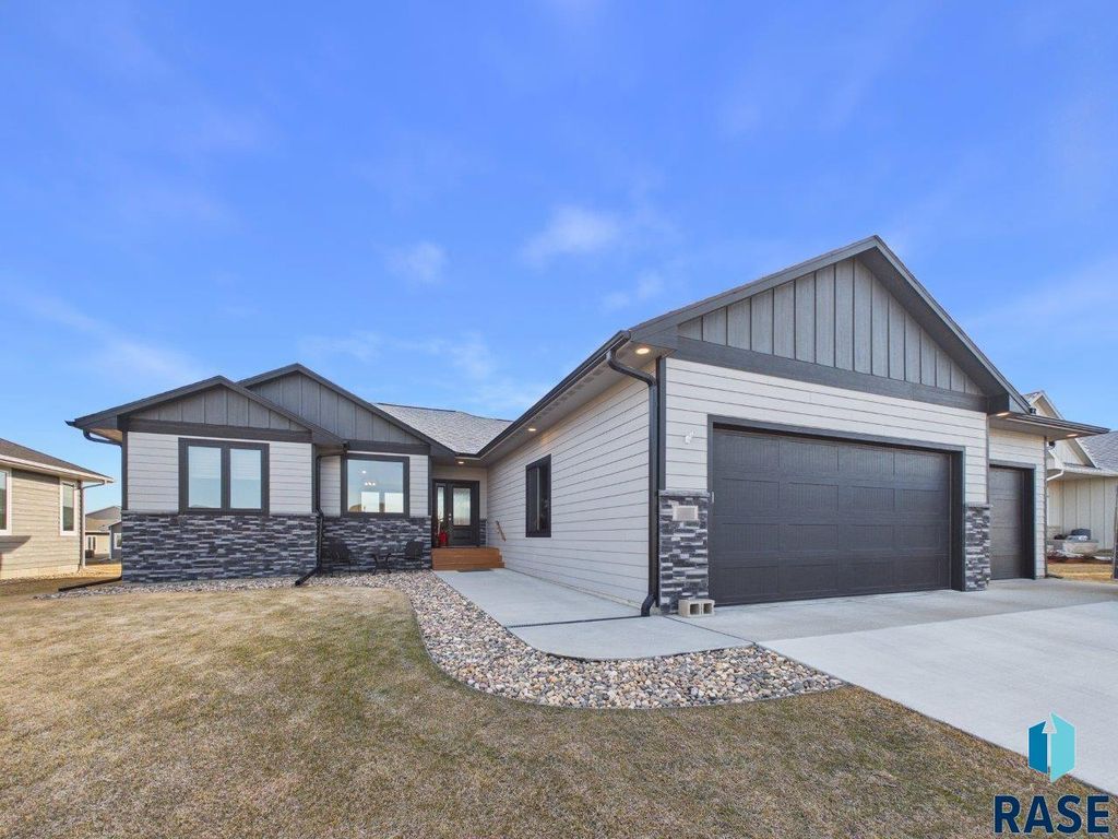 600 S Quartzite Ave Avenue, Tea, SD 57064
