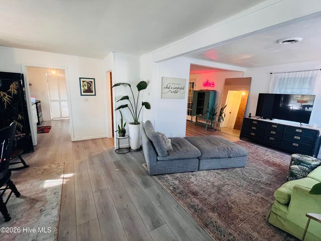 1409 Wooster Street, Wilmington, NC 28401