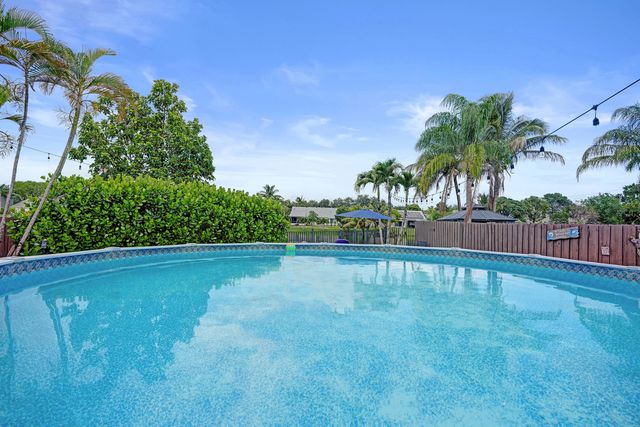 10141 SW 49th Court, Cooper City, FL 33328