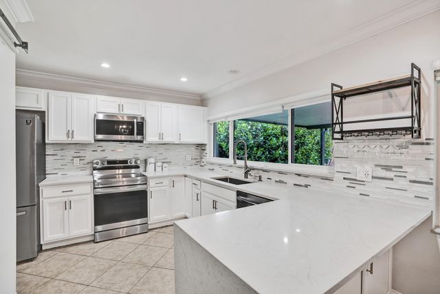 10141 SW 49th Court, Cooper City, FL 33328