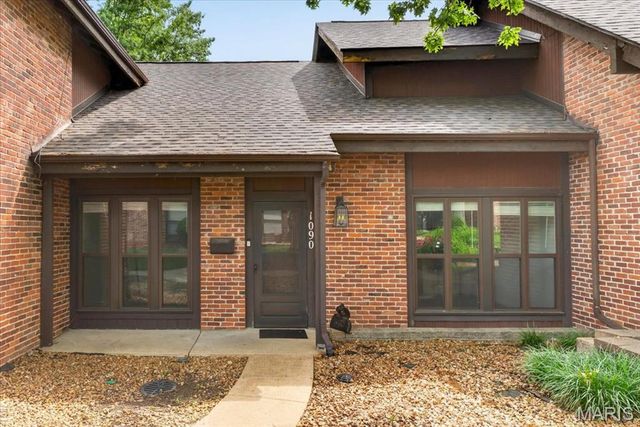 1090 Humber Circle, St Louis, MO 63129