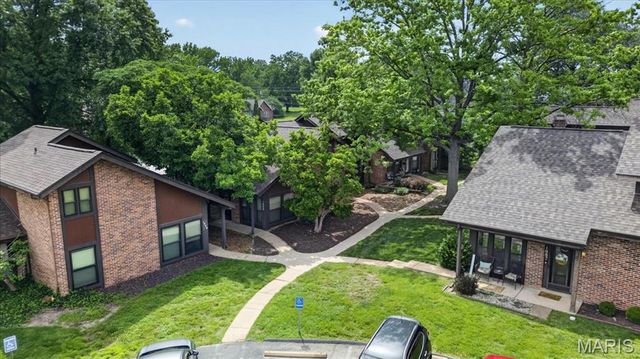 1090 Humber Circle, St Louis, MO 63129