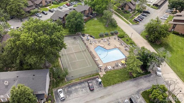 1090 Humber Circle, St Louis, MO 63129