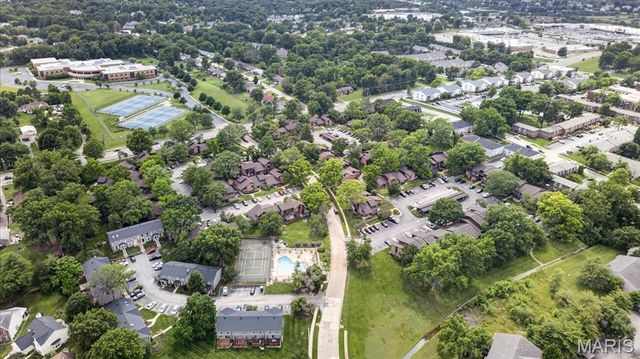 1090 Humber Circle, St Louis, MO 63129