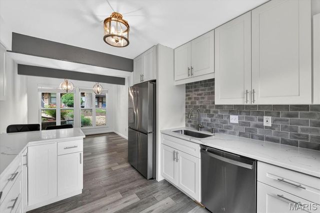 1090 Humber Circle, St Louis, MO 63129