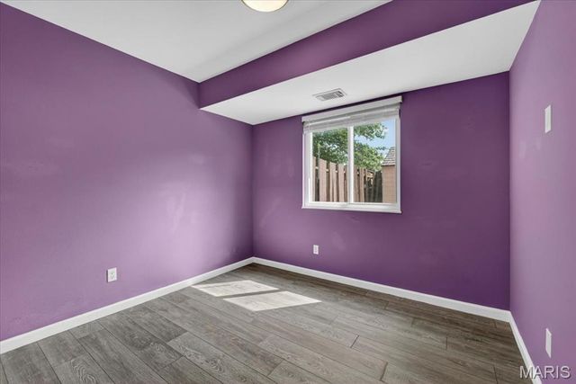 1090 Humber Circle, St Louis, MO 63129