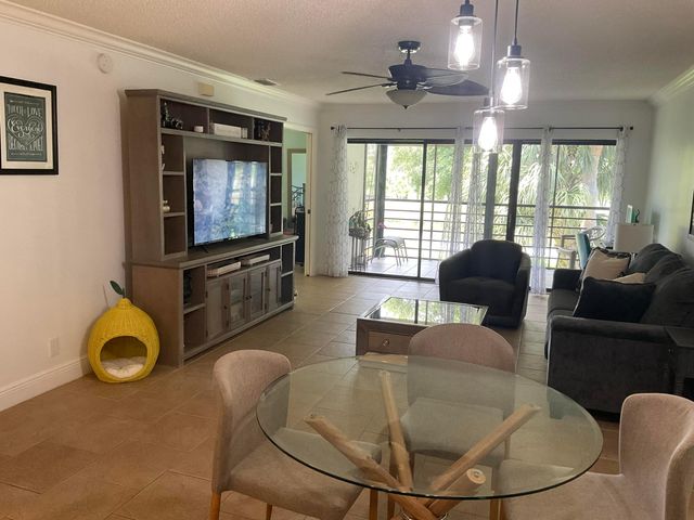 2910 SW 22ND Circle 212E, Delray Beach, FL 33445