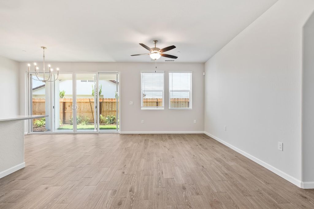 Image 3 of property listing at 7379 W Hadley Avenue, Fresno, CA 93723