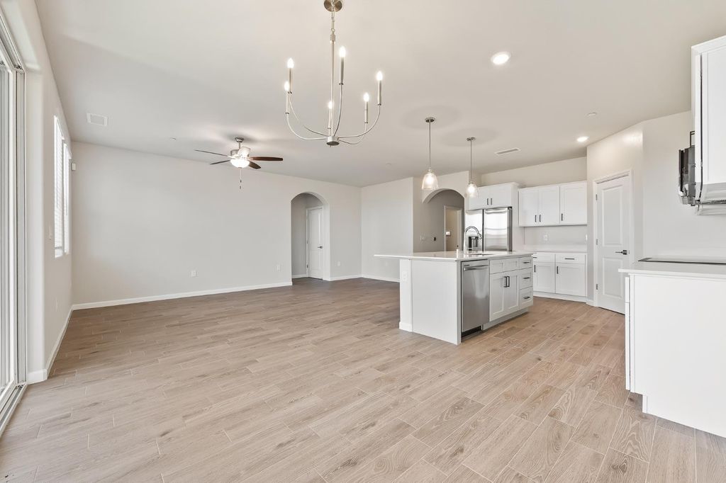 Image 5 of property listing at 7379 W Hadley Avenue, Fresno, CA 93723