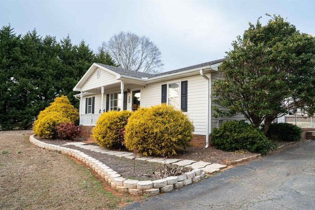 109 Homestead Drive, Boiling Springs, SC 29316