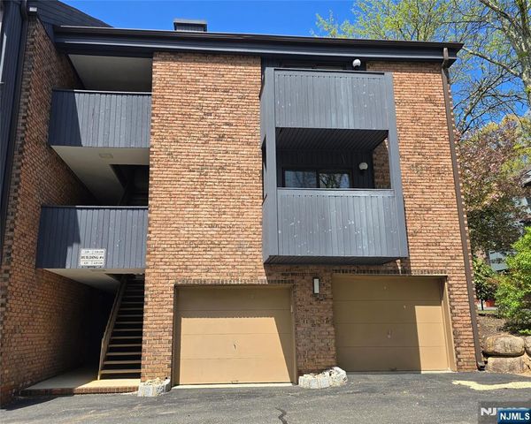 230 Indian Hollow, Mahwah, NJ 07430