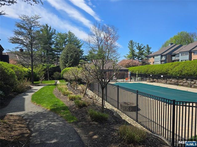 230 Indian Hollow, Mahwah, NJ 07430