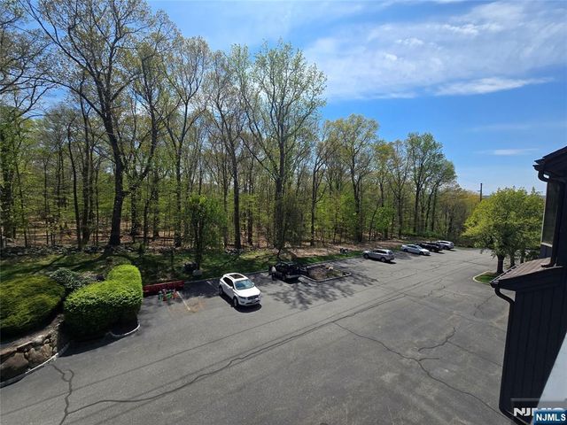230 Indian Hollow, Mahwah, NJ 07430