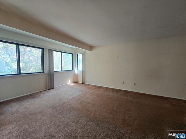 230 Indian Hollow, Mahwah, NJ 07430