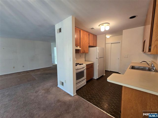 230 Indian Hollow, Mahwah, NJ 07430