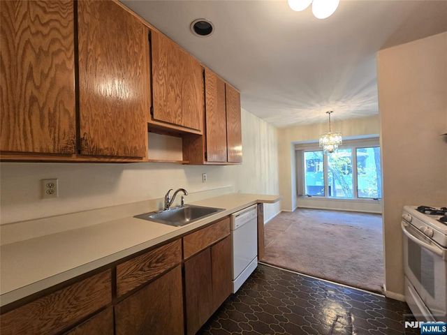 230 Indian Hollow, Mahwah, NJ 07430
