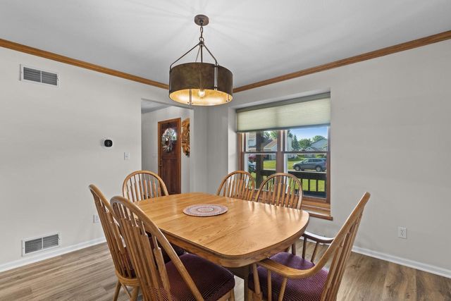N103W16612 Country COURT, Germantown, WI 53022
