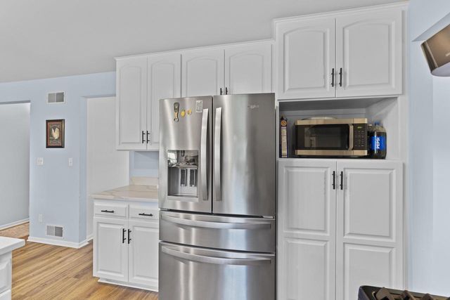 N103W16612 Country COURT, Germantown, WI 53022