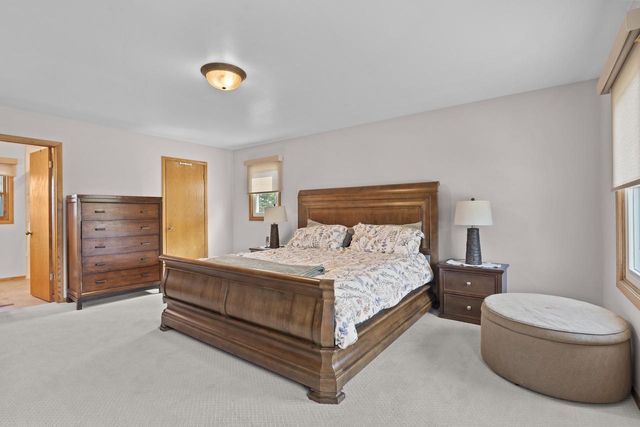 N103W16612 Country COURT, Germantown, WI 53022