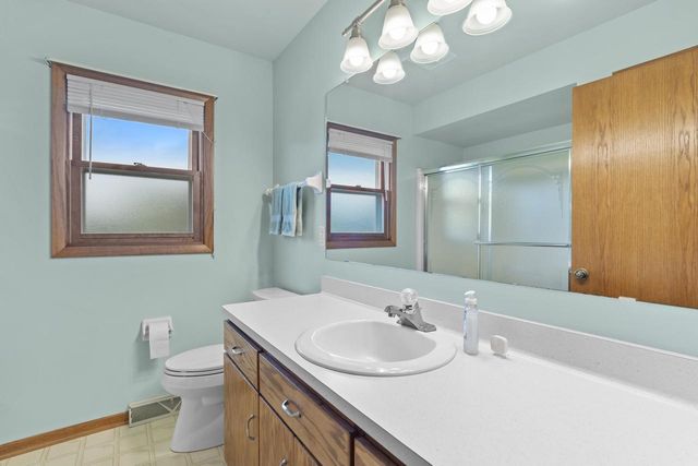 N103W16612 Country COURT, Germantown, WI 53022